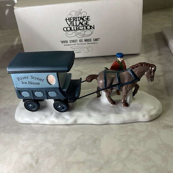 DEPT 56 SNOW VILLAGE COLLECTION RIVER STREET ICE HOUSE CART HORSE 5959-5 - Picture 1 of 5